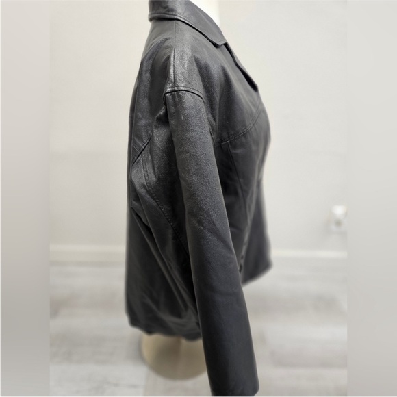 Classic Black Leather Jacket - Picture 3 of 7